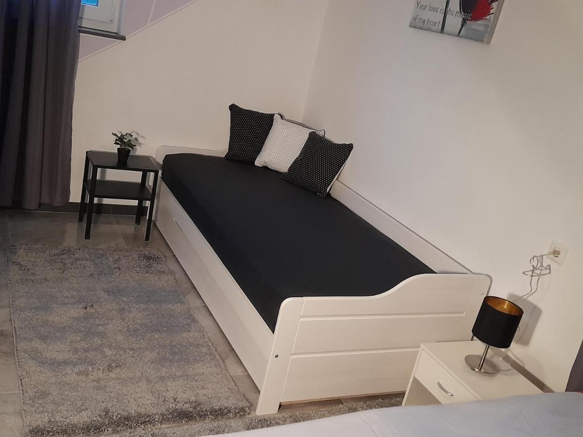 Berlin - Schoenefeld Gruene Wohnung מראה חיצוני תמונה